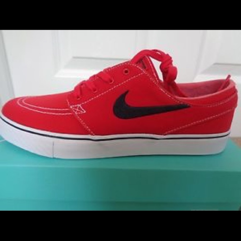Red Janoskis - Nike SB - Size 9